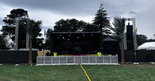 bignoise-onelove-crowd-barrier-scaled